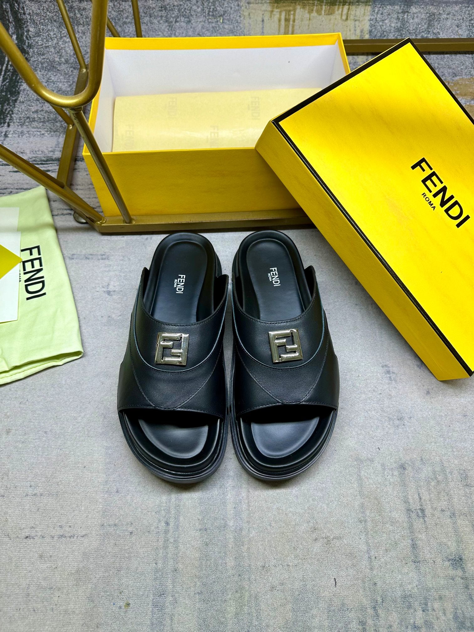 Luxury Shoes Fendi Sandals