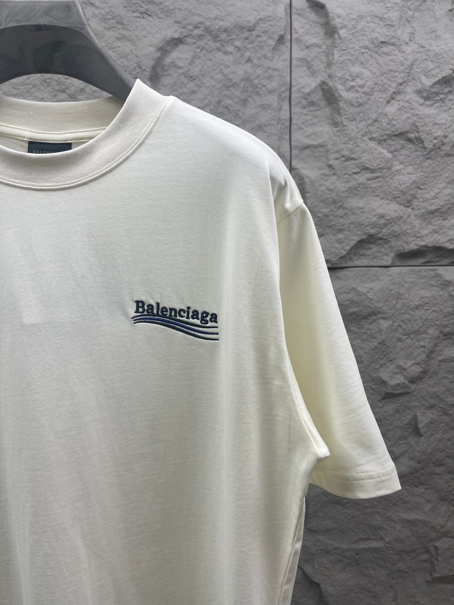 Balenciaga short-sleeve T-shirt chest logo print on off-white fabric