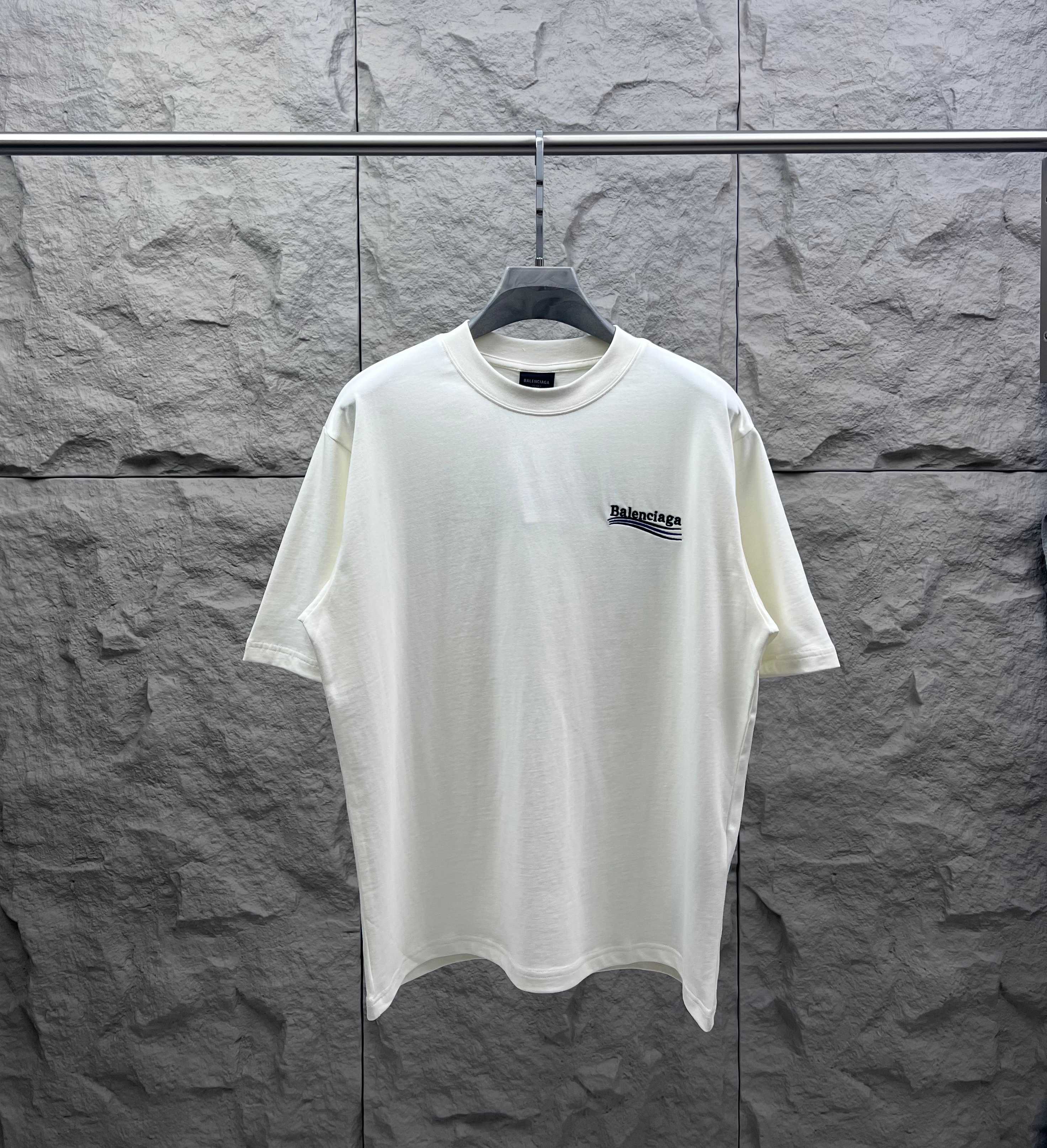 Balenciaga short-sleeve T-shirt in off-white with small chest logo print