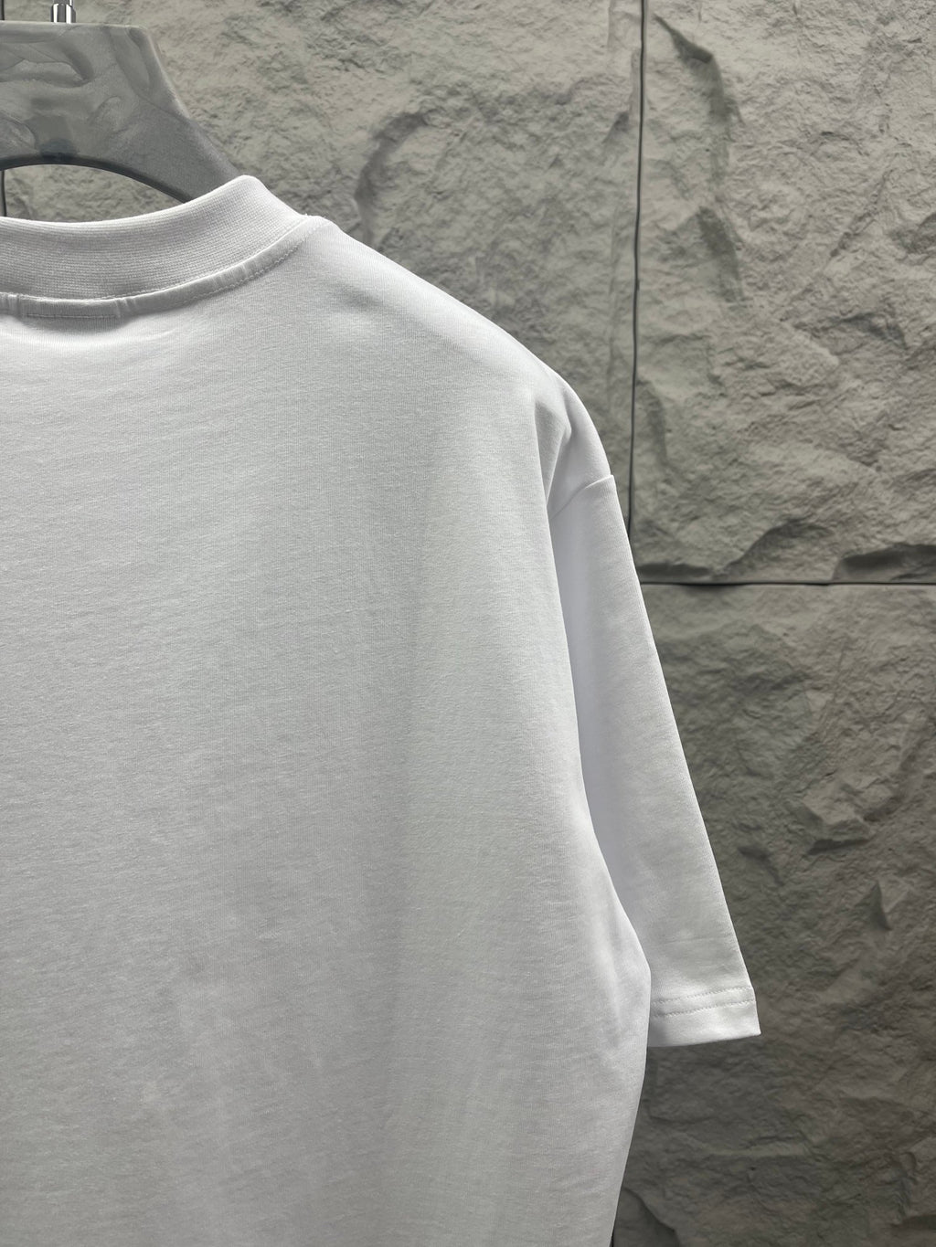 White Balenciaga T-shirt sleeve and hem, crew-neck collar