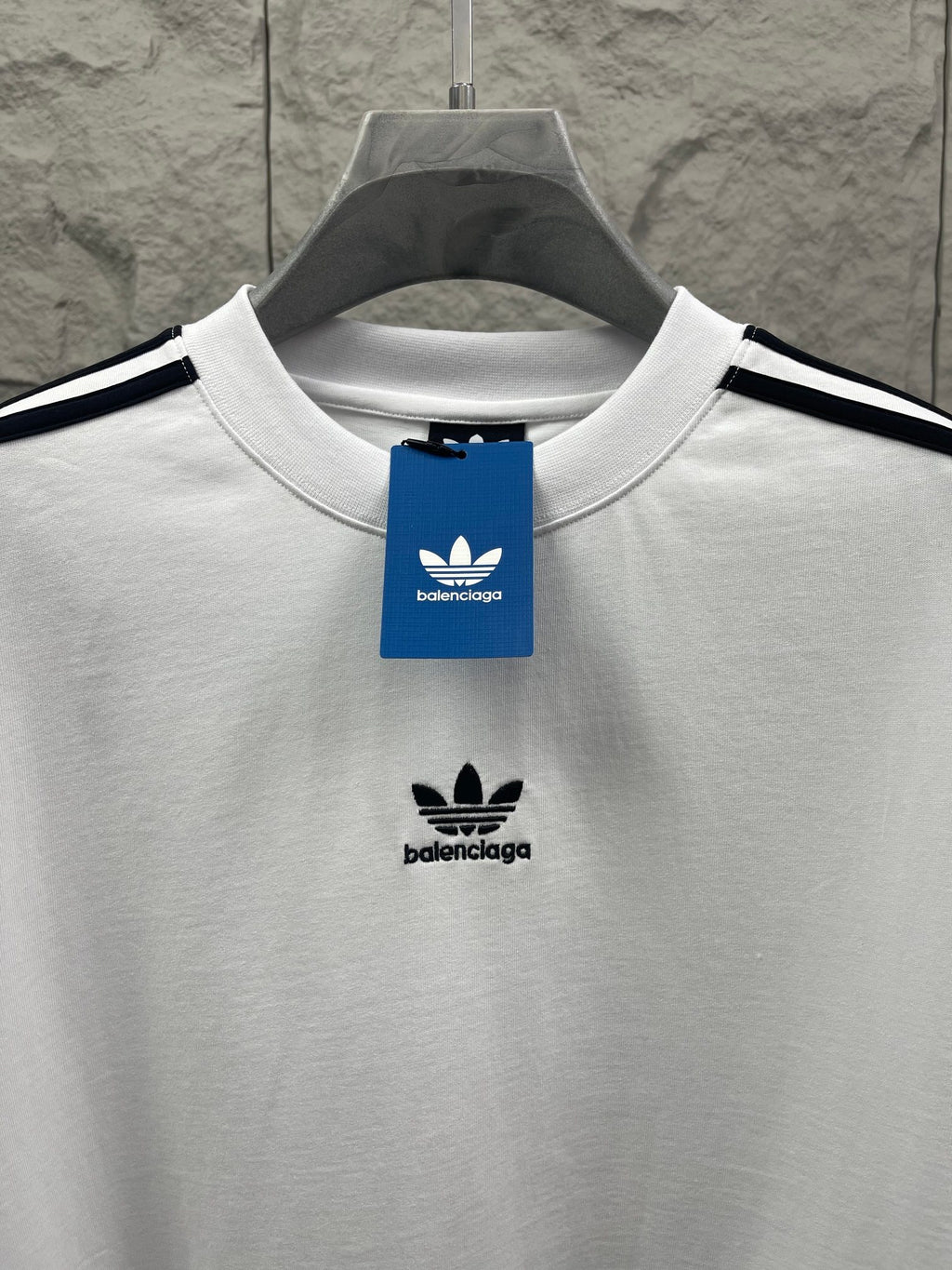 Balenciaga white short-sleeve T-shirt with crew neck and small chest logo