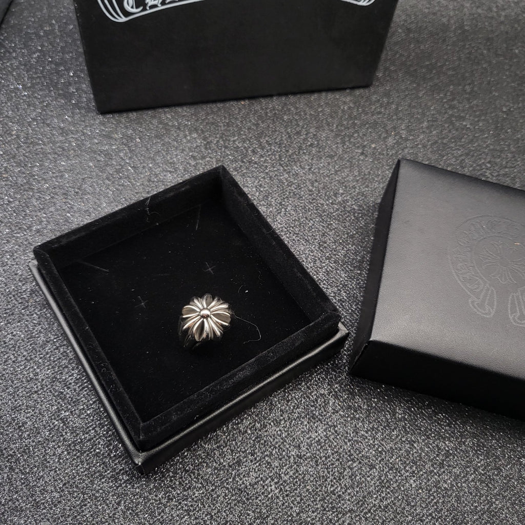 Silver-tone flower design ring in black gift box