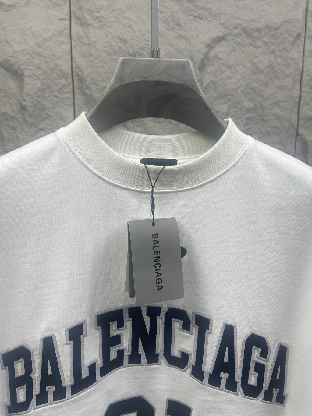 Short-sleeve T-shirt, white; 'BALENCIAGA' across chest with '01' print