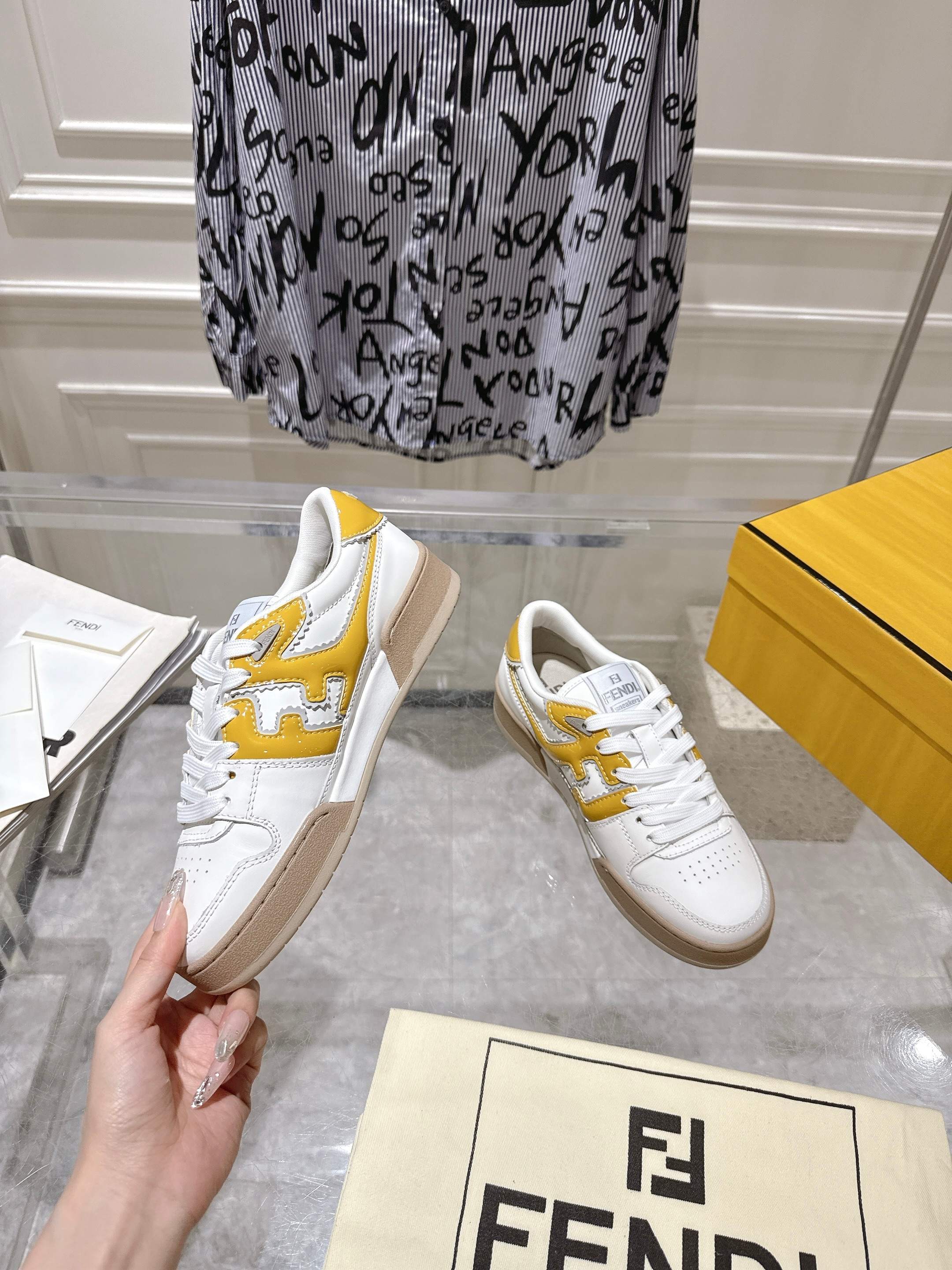 Luxury Shoes Fendi Unisex