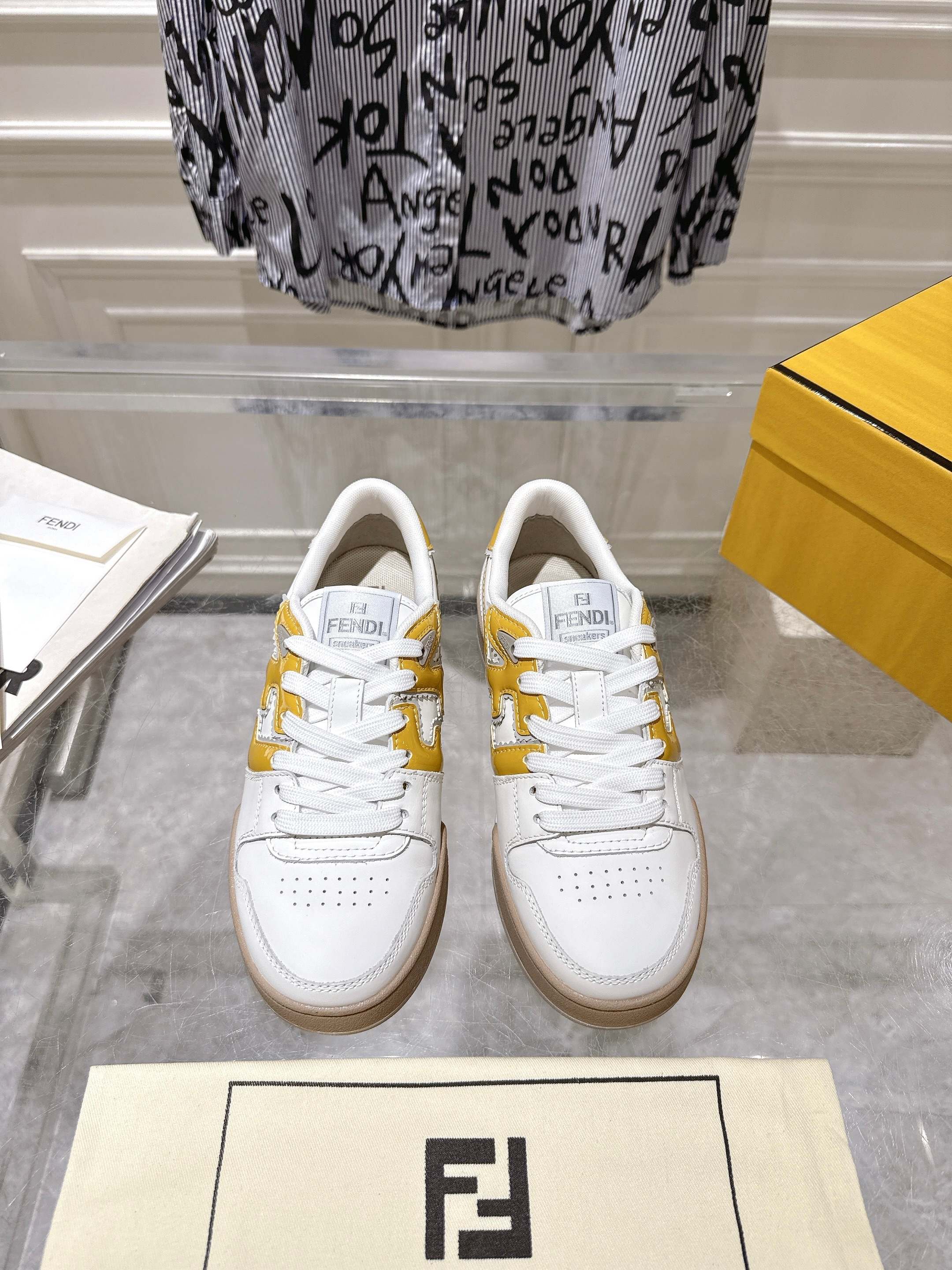 Luxury Shoes Fendi Unisex