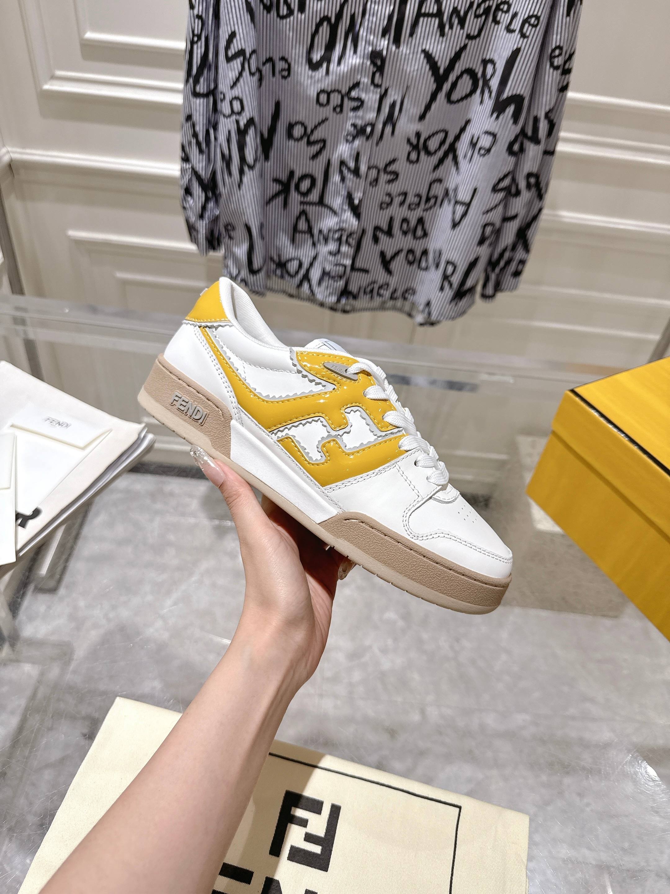 Luxury Shoes Fendi Unisex