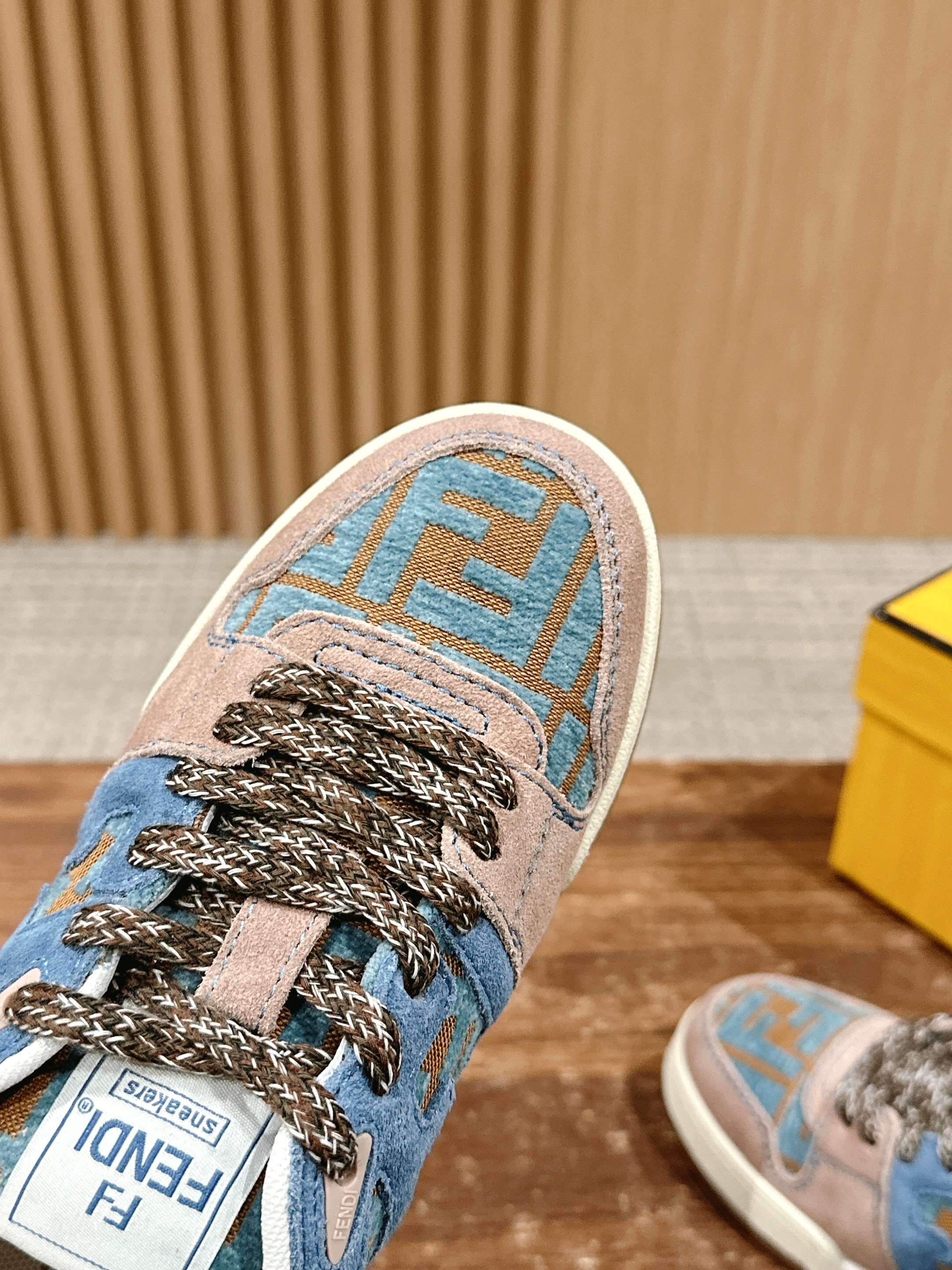 Luxury Shoes Fendi Unisex