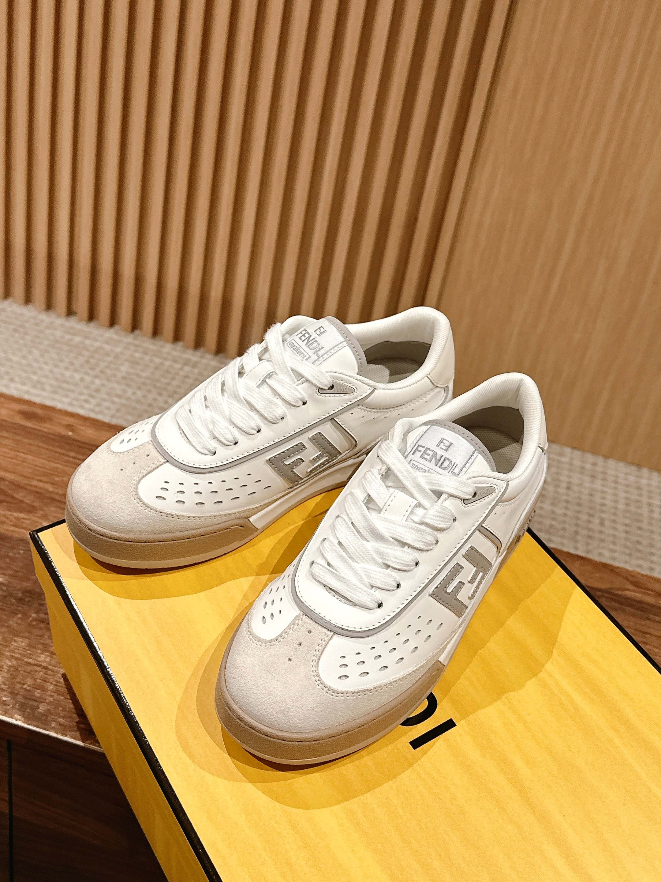 Luxury Shoes Fendi Unisex