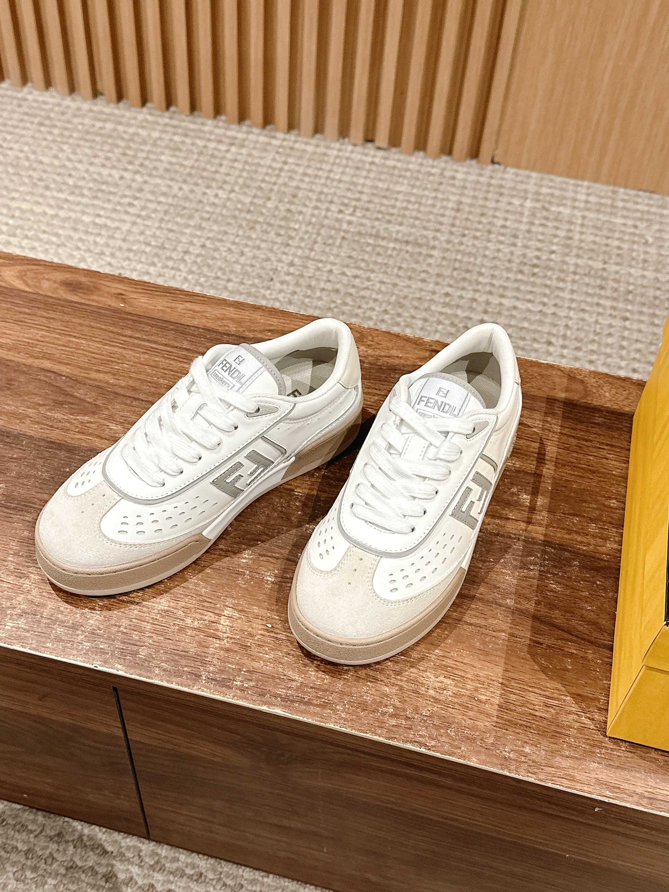 Luxury Shoes Fendi Unisex