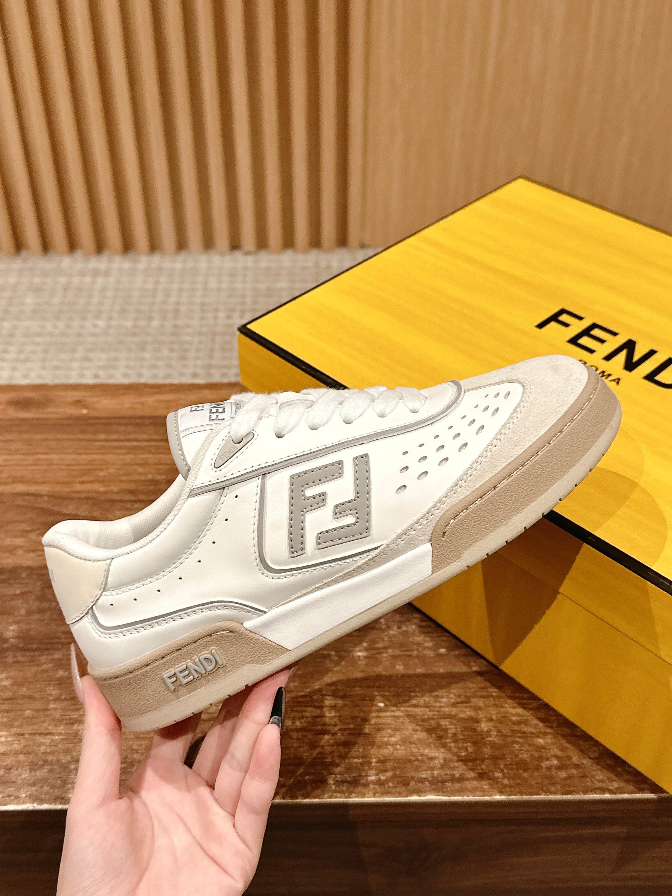 Luxury Shoes Fendi Unisex