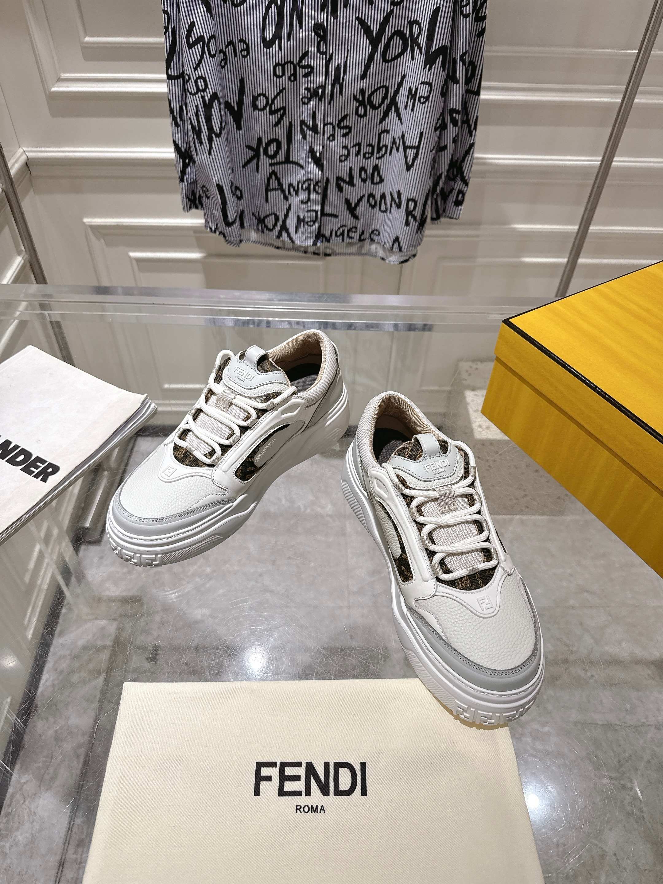 Luxury Shoes Fendi Unisex