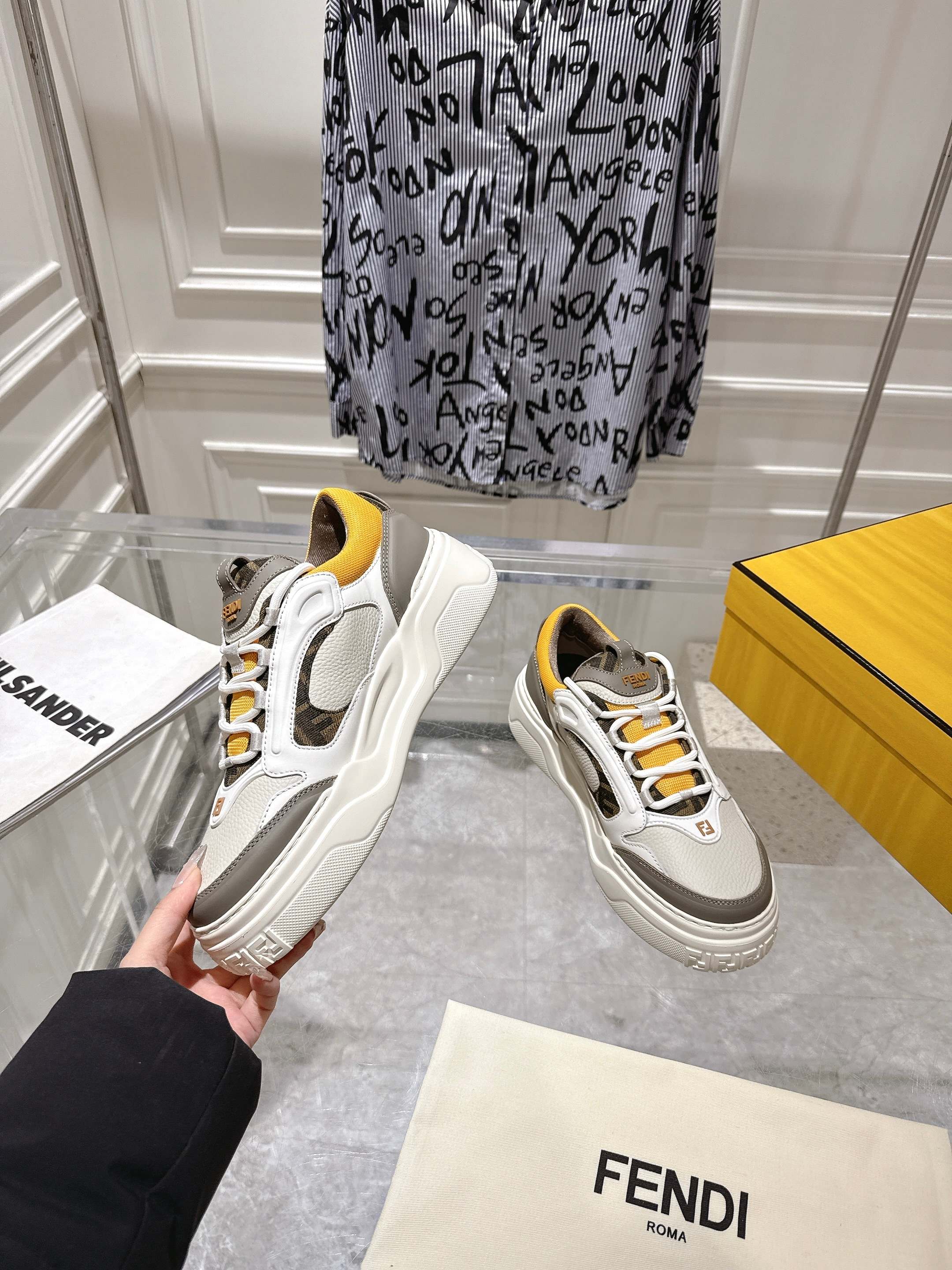 Luxury Shoes Fendi Unisex
