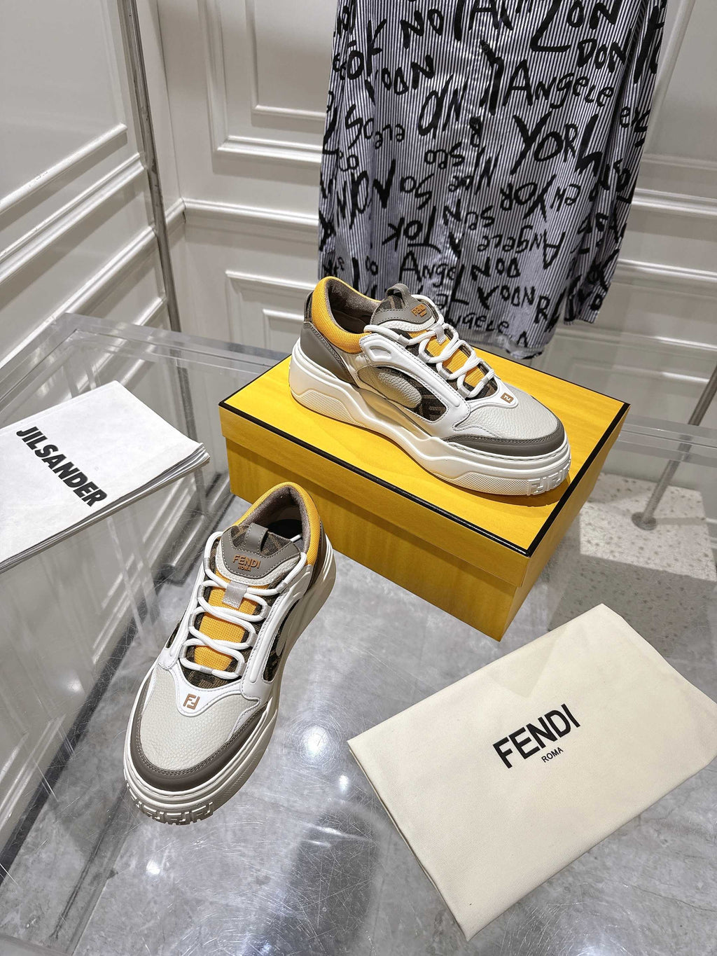 Luxury Shoes Fendi Unisex