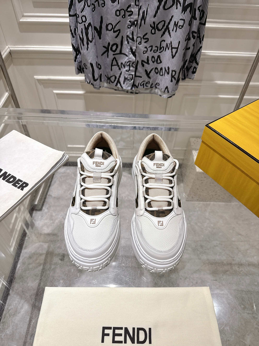 Luxury Shoes Fendi Unisex