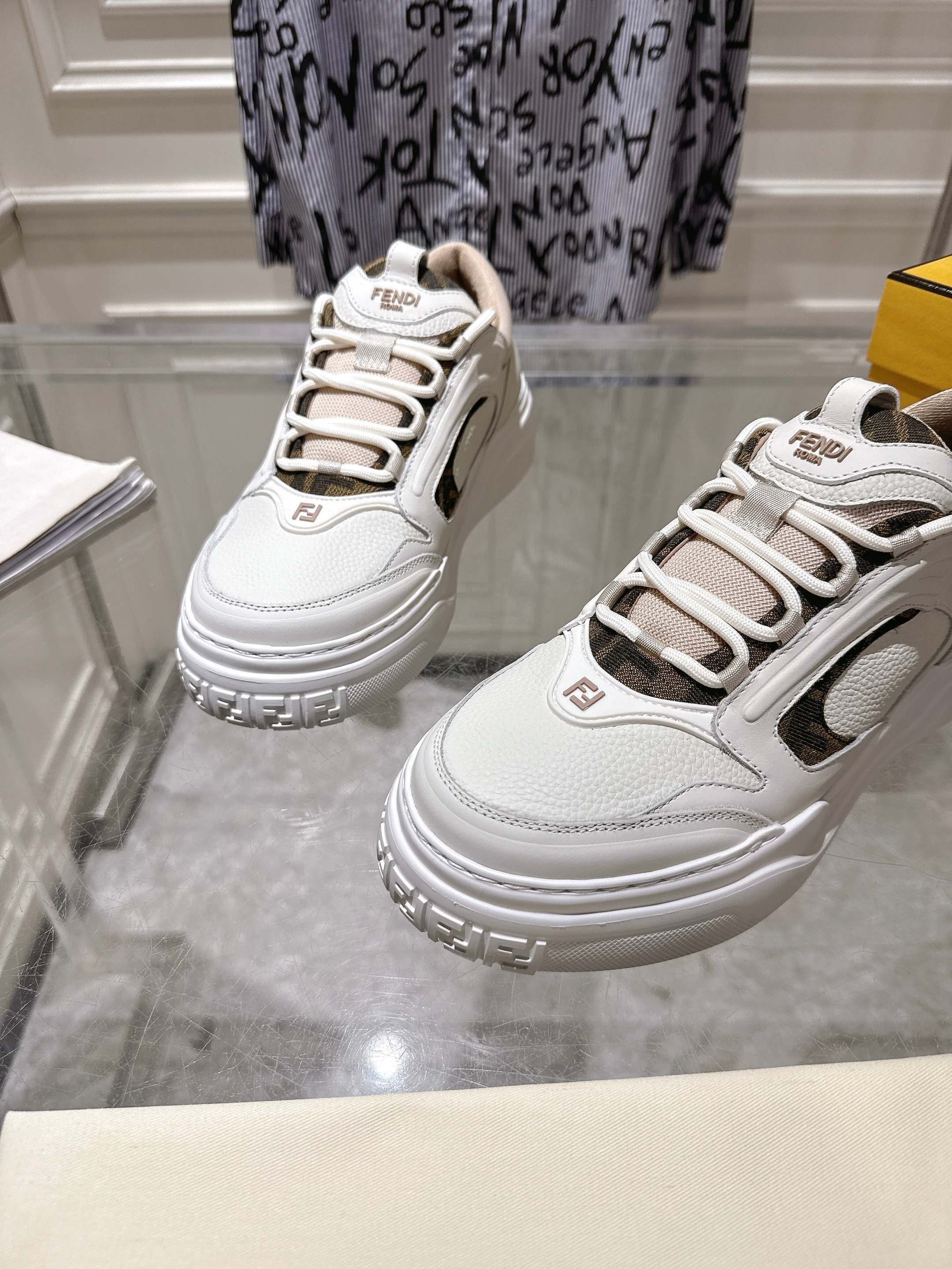 Luxury Shoes Fendi Unisex