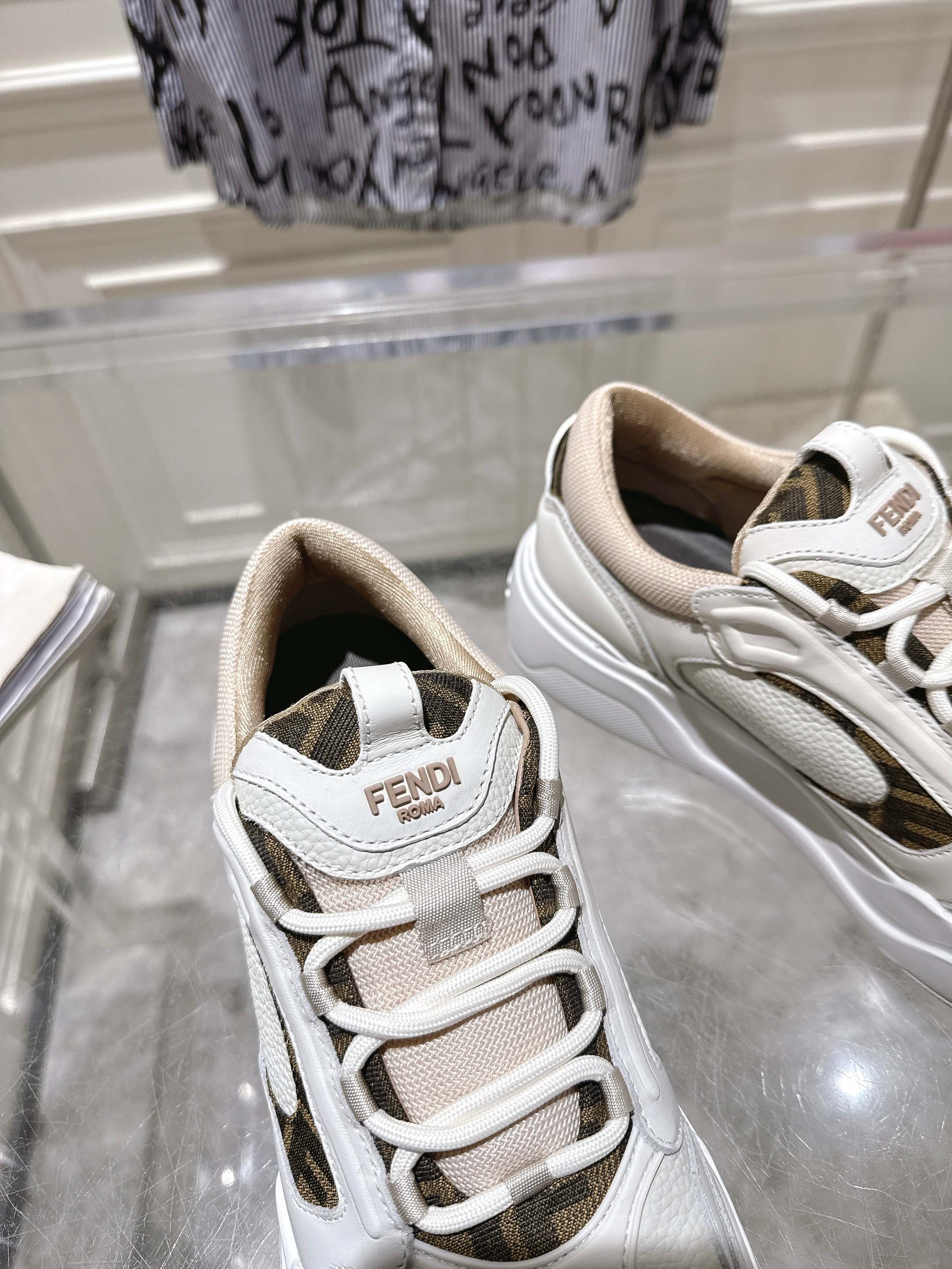 Luxury Shoes Fendi Unisex