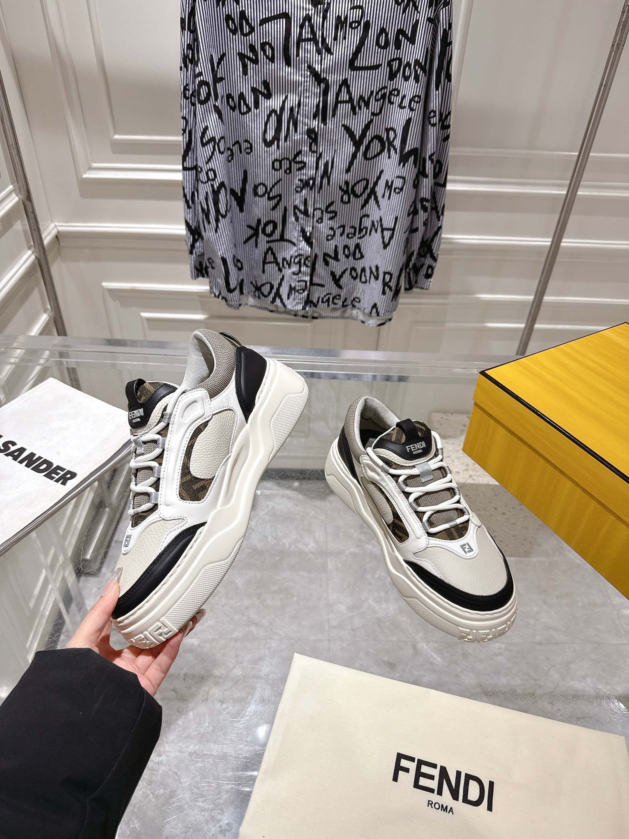 Luxury Shoes Fendi Unisex