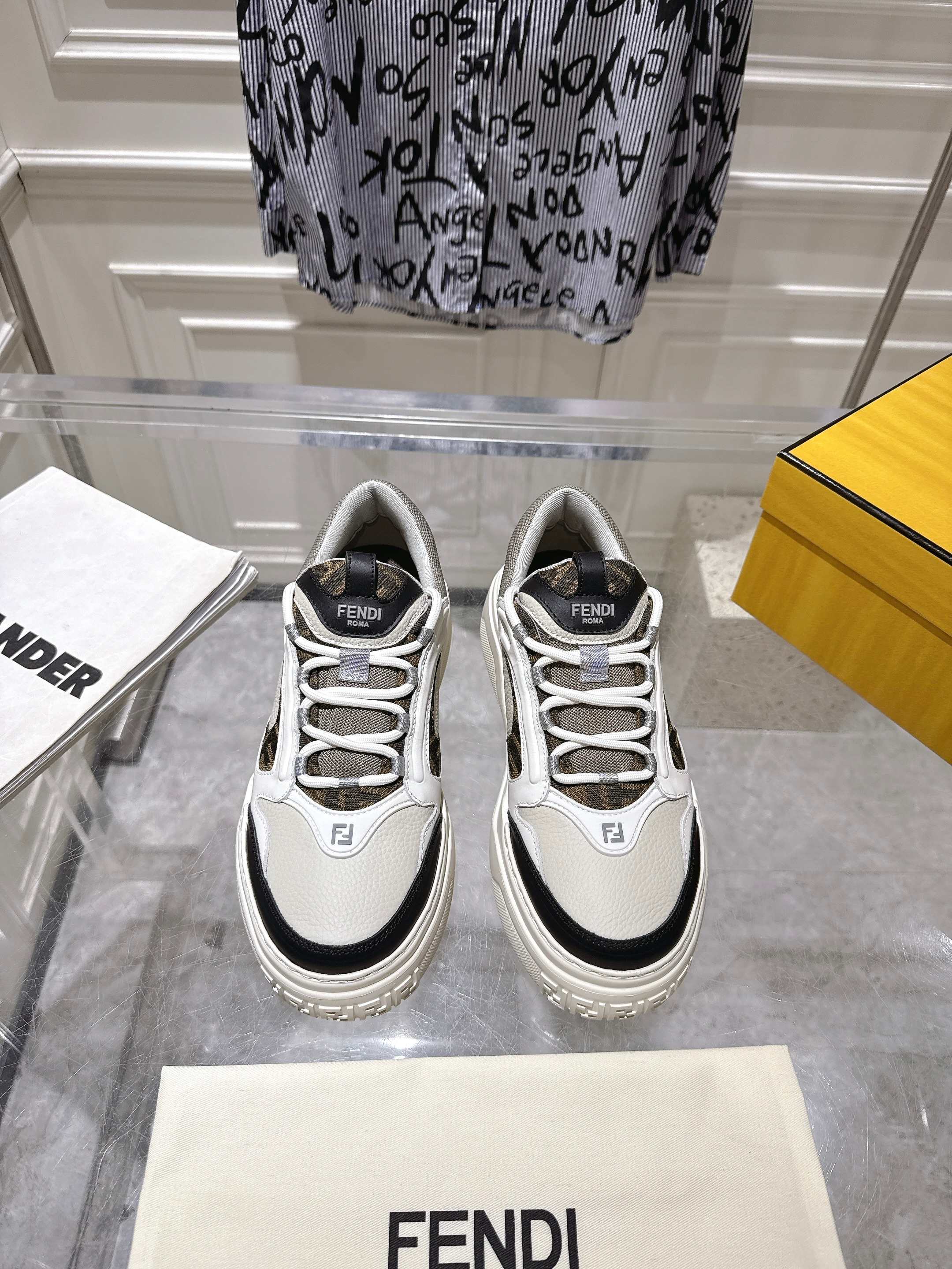 Luxury Shoes Fendi Unisex