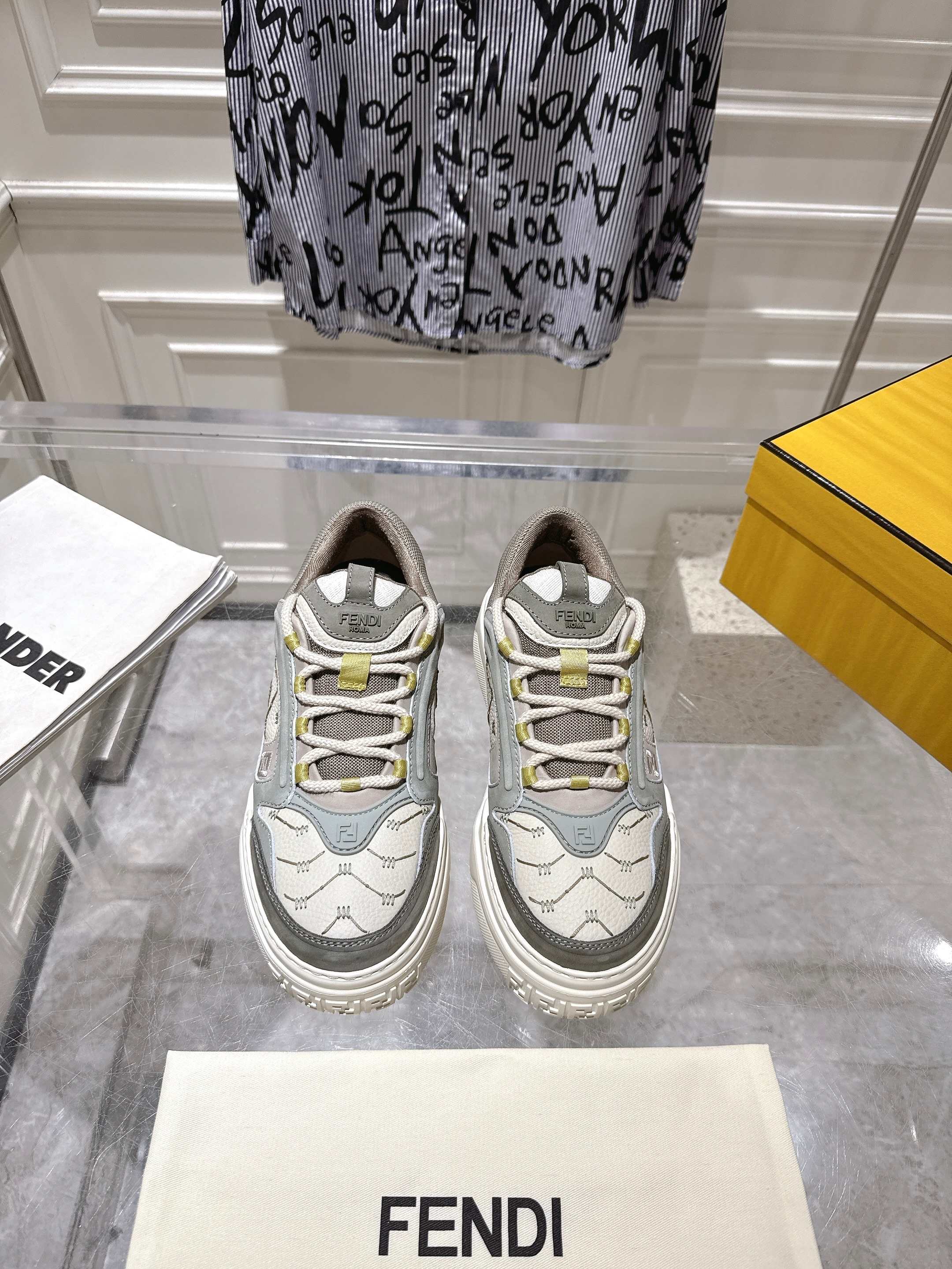 Luxury Shoes Fendi Unisex