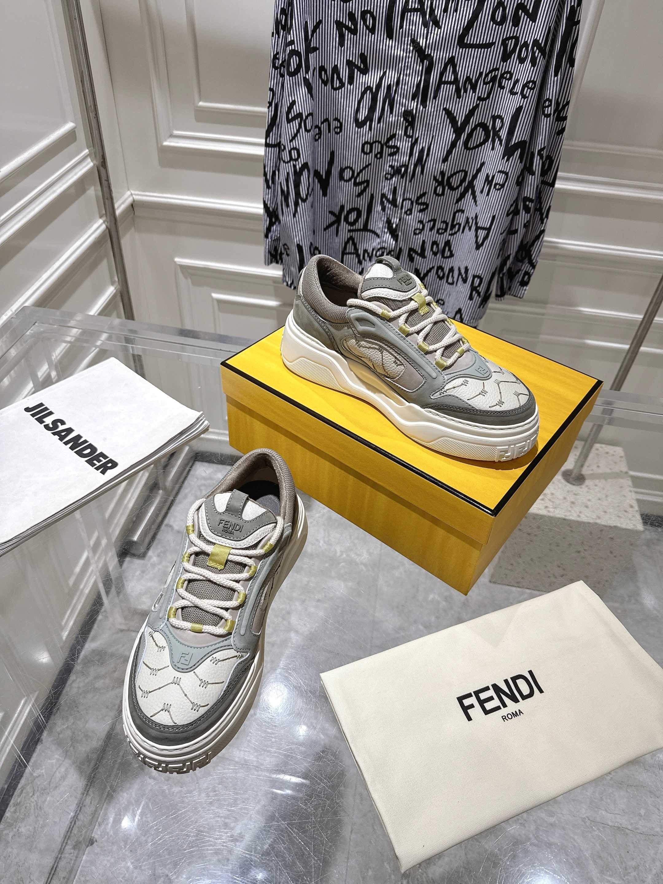 Luxury Shoes Fendi Unisex