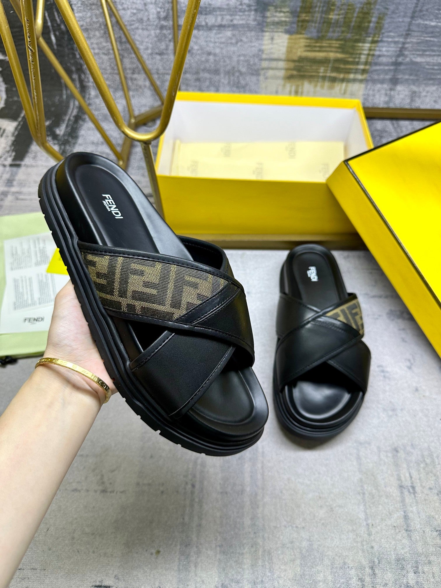 Luxury Shoes Fendi Sandals
