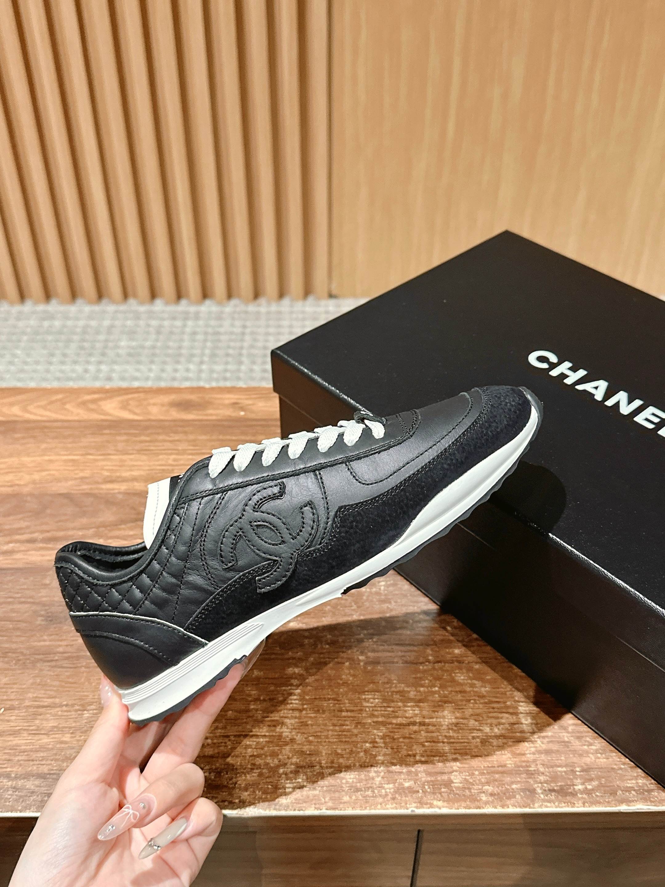 Luxury Shoes Chanel Unisex