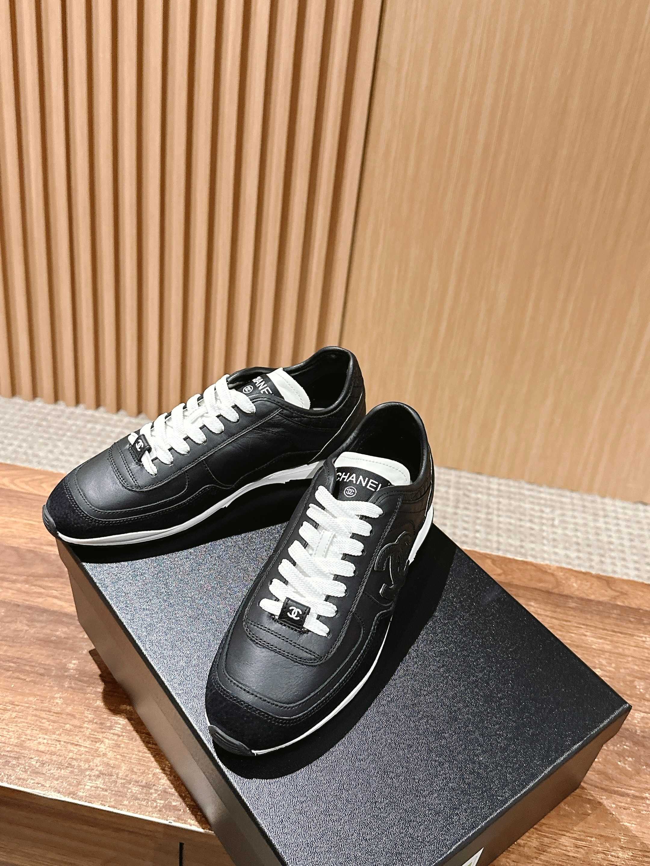Luxury Shoes Chanel Unisex