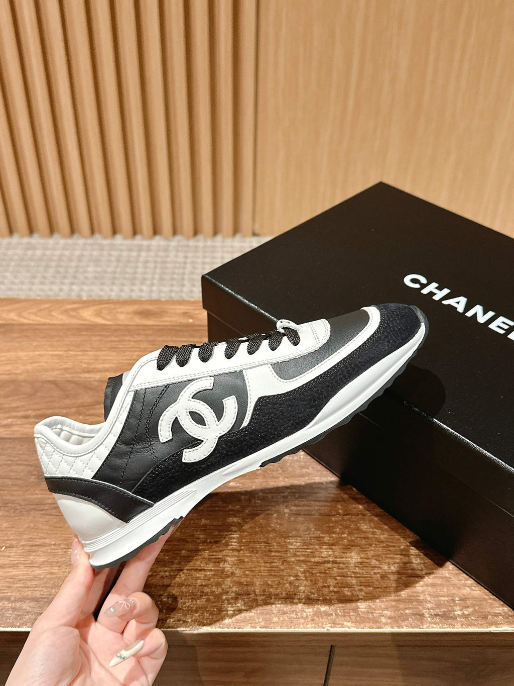 Luxury Shoes Chanel Unisex