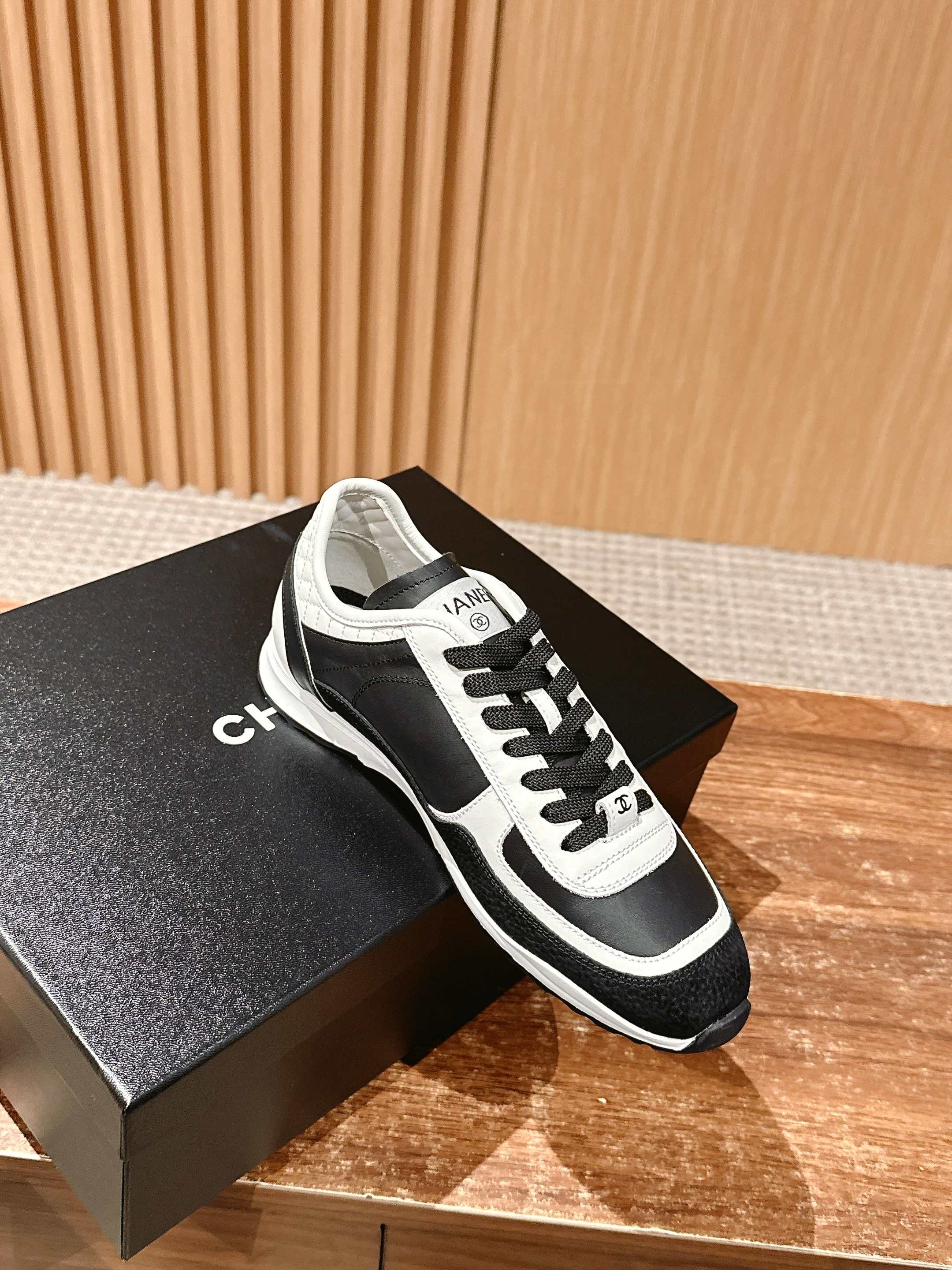 Luxury Shoes Chanel Unisex