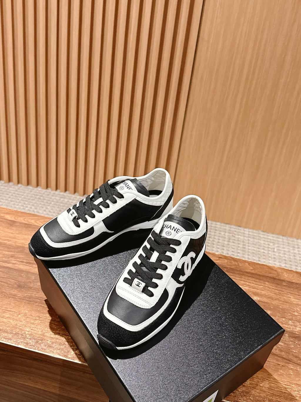 Luxury Shoes Chanel Unisex