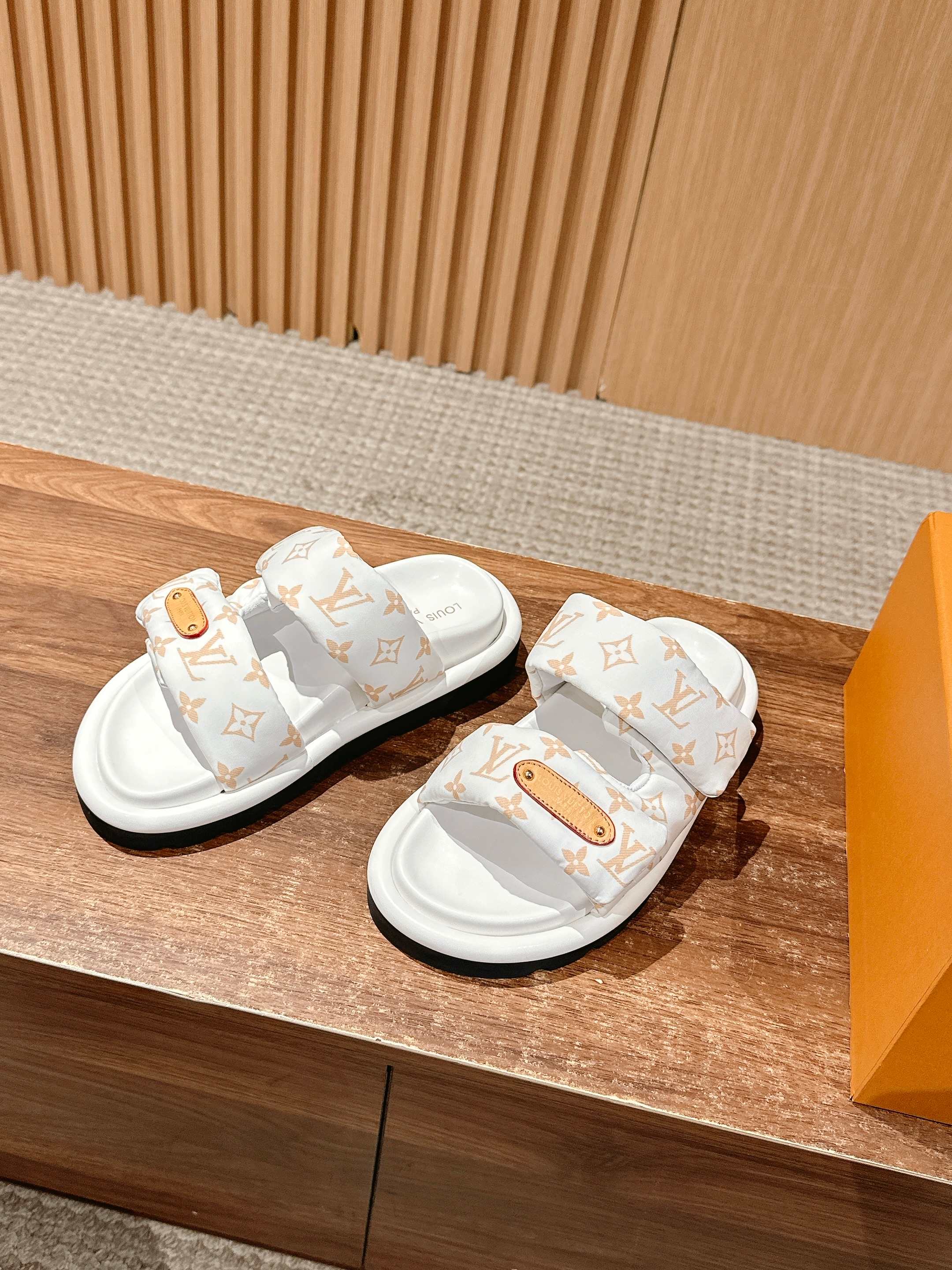 Luxury Shoes Louis Vuitton Sandals