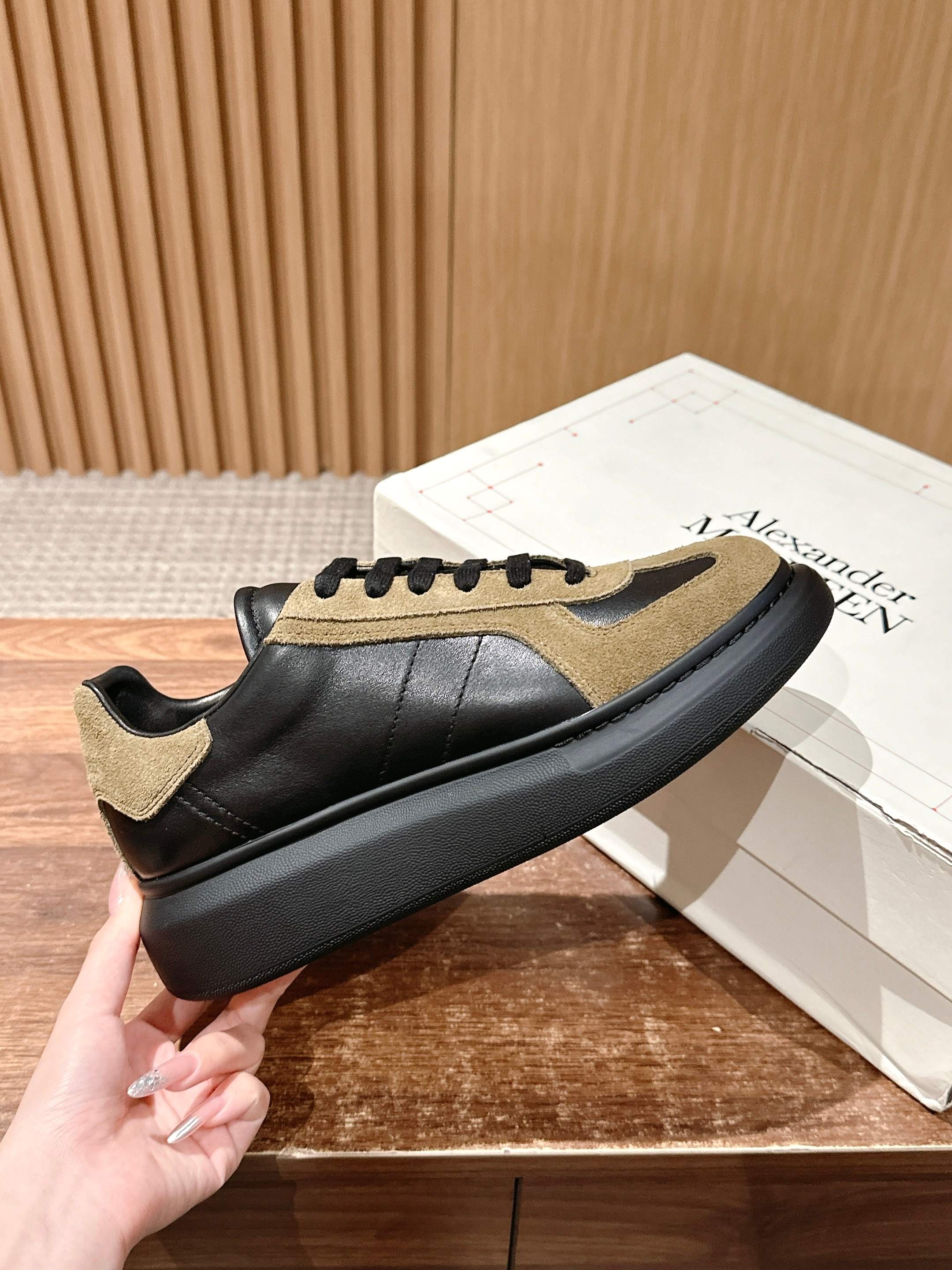 Luxury Shoes Alexander McQueen
