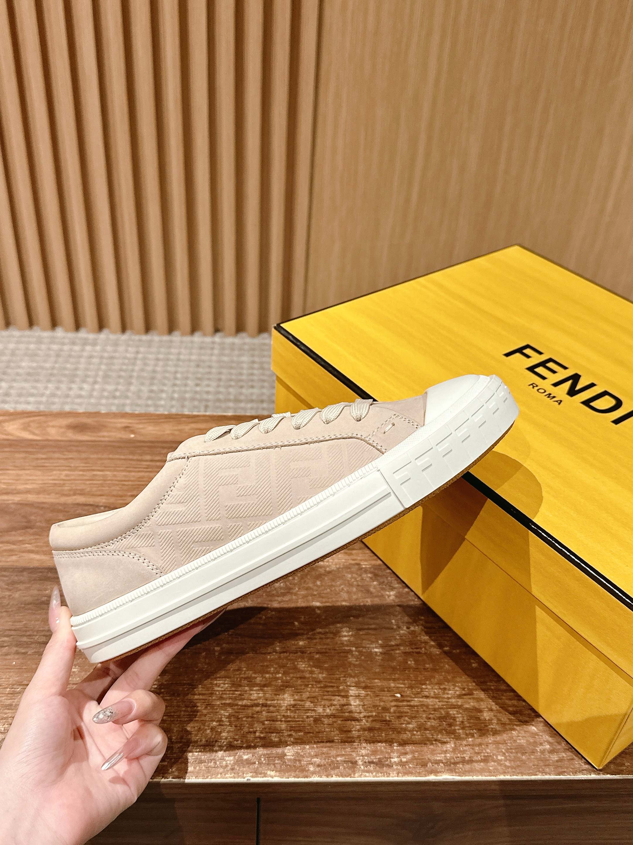 Luxury Shoes Fendi Unisex