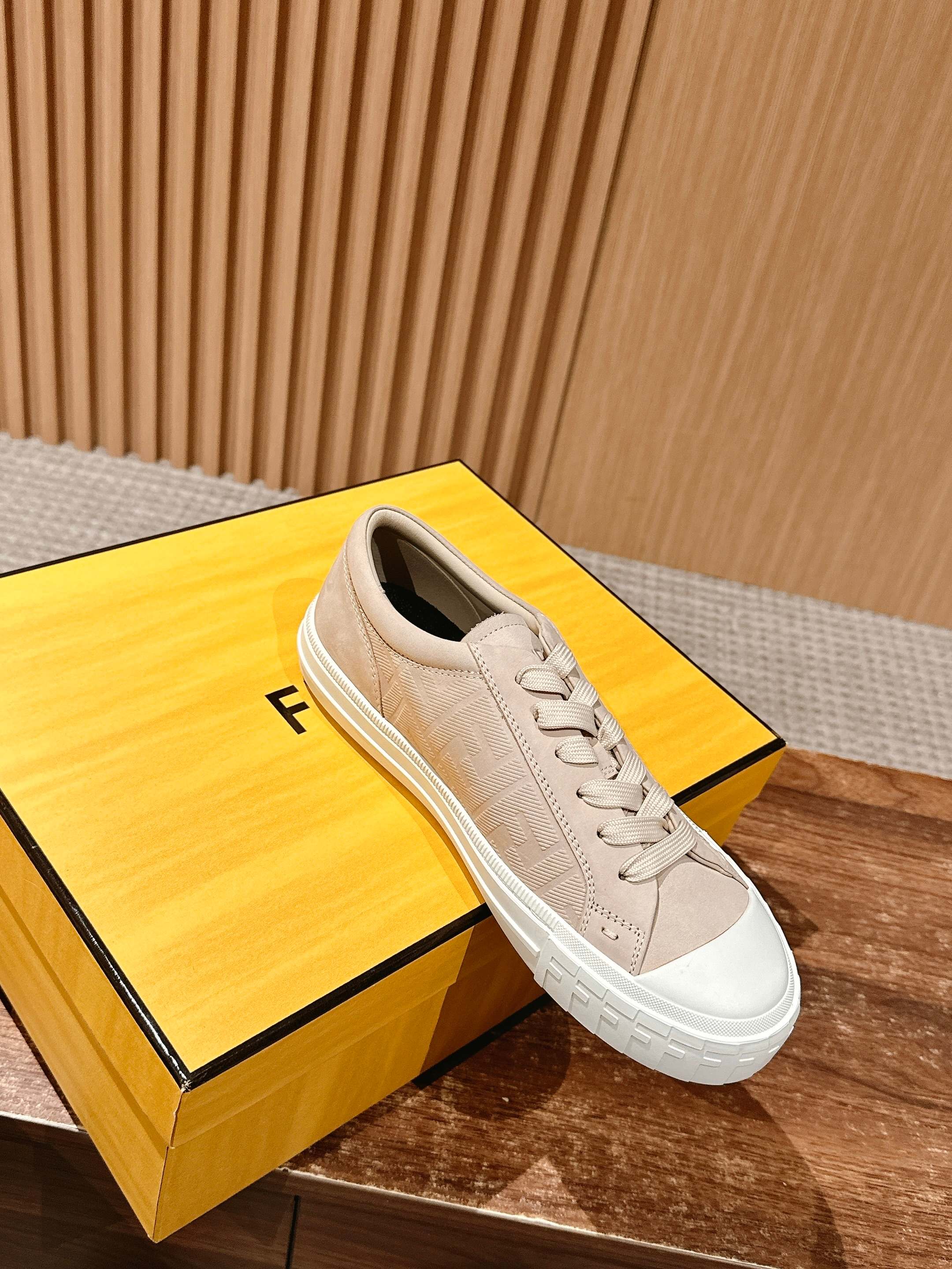 Luxury Shoes Fendi Unisex