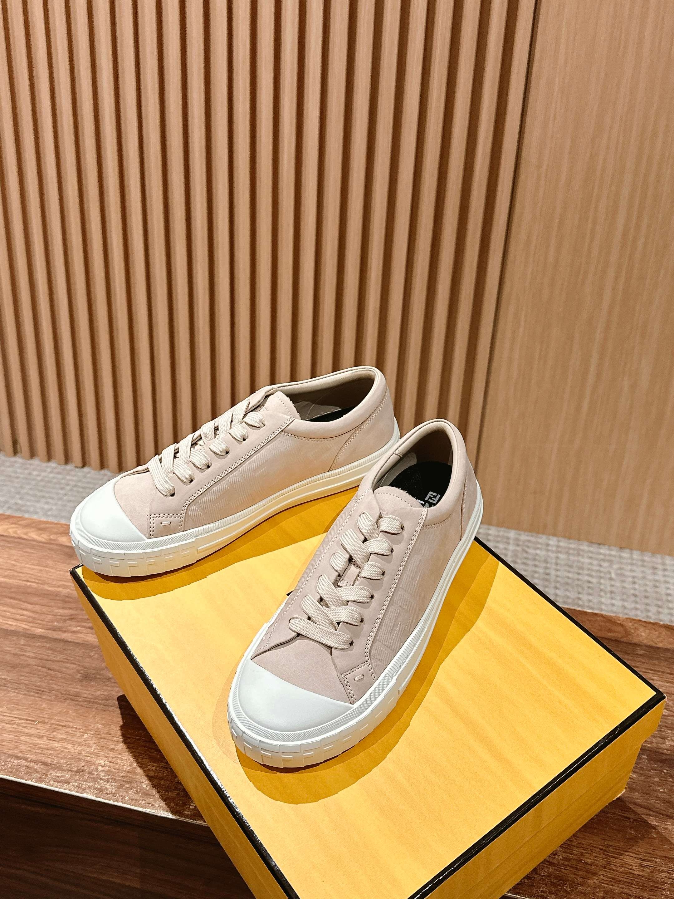 Luxury Shoes Fendi Unisex