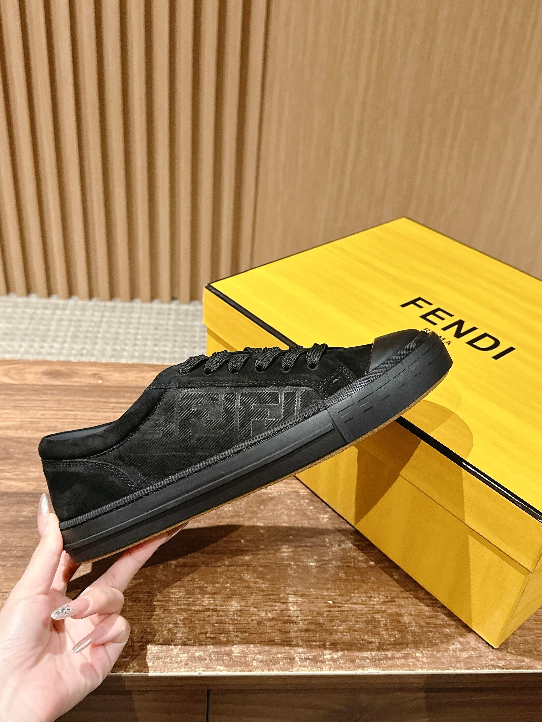 Luxury Shoes Fendi Unisex
