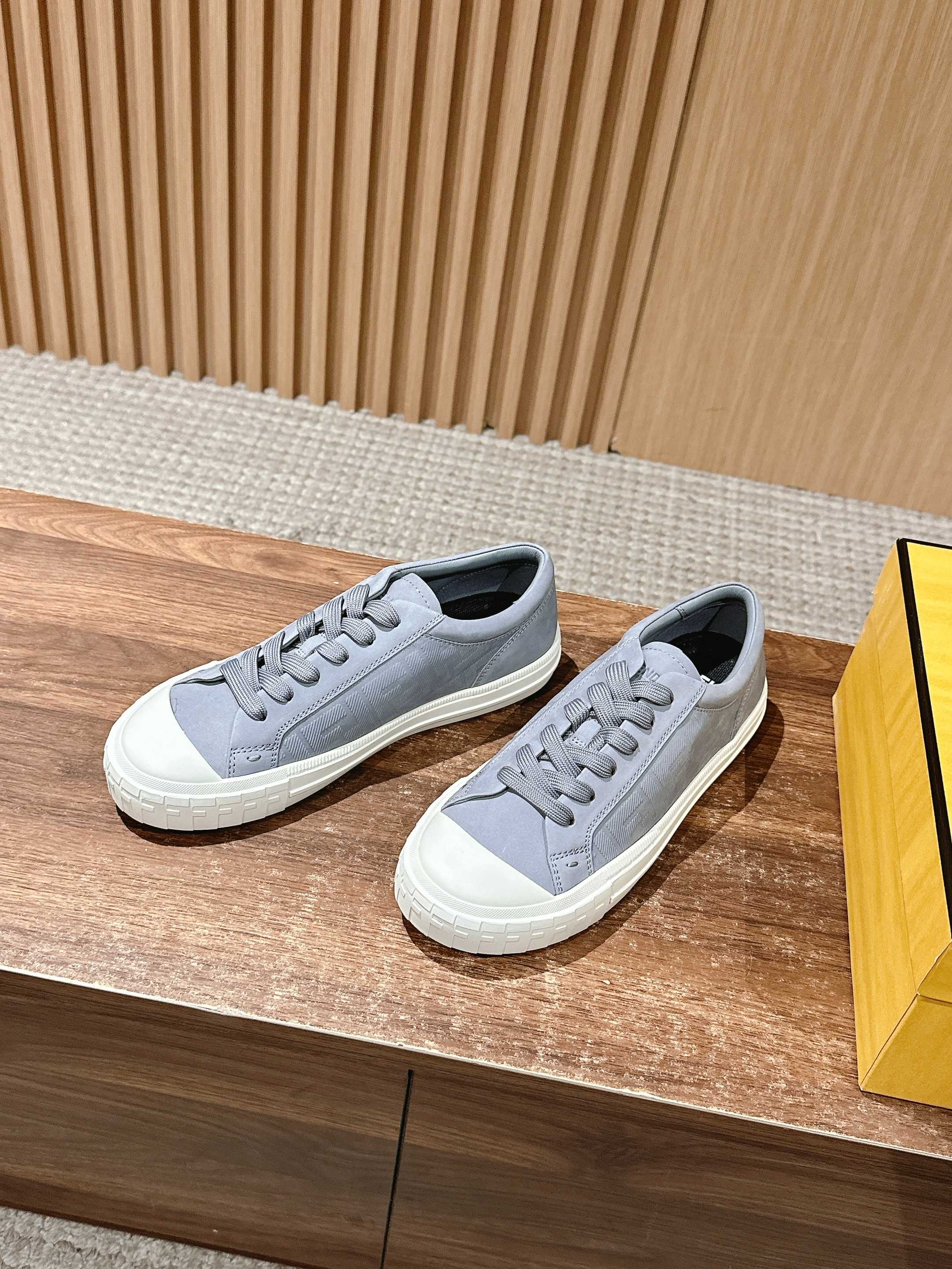 Luxury Shoes Fendi Unisex