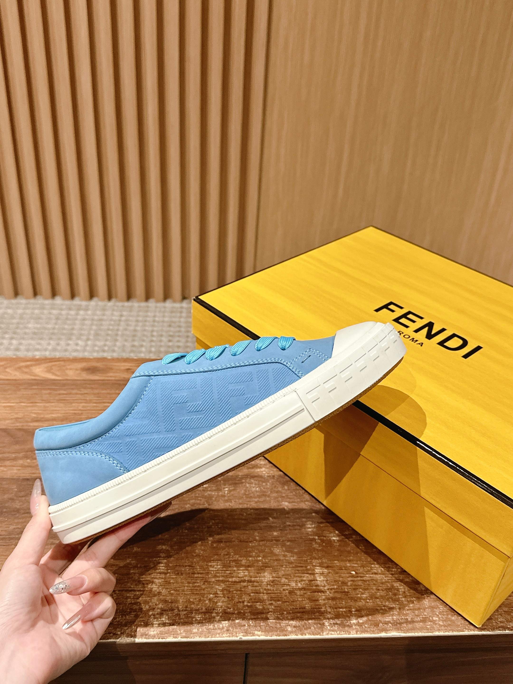 Luxury Shoes Fendi Unisex