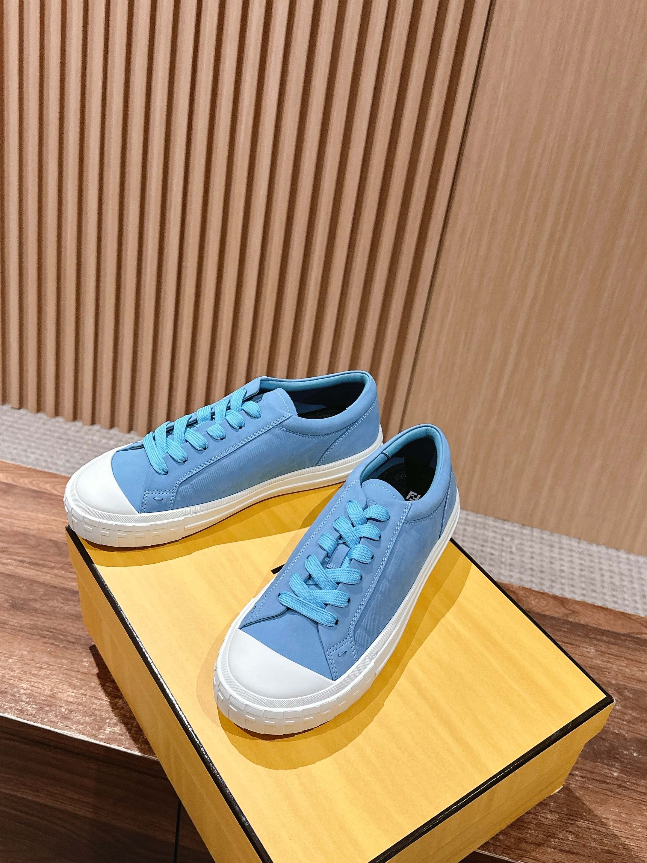 Luxury Shoes Fendi Unisex