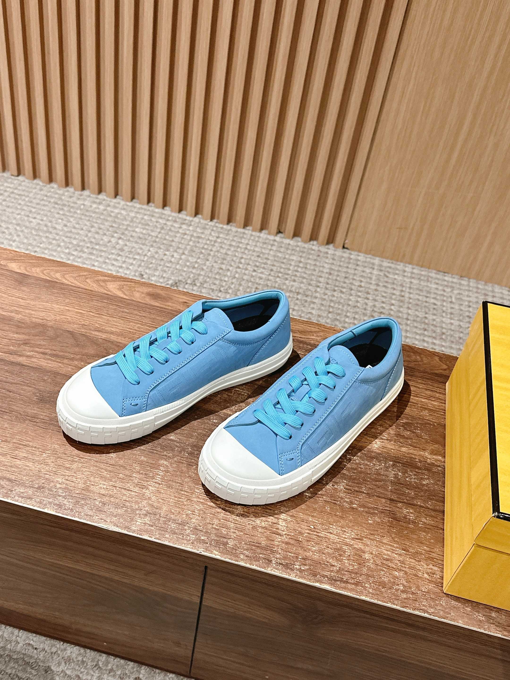 Luxury Shoes Fendi Unisex