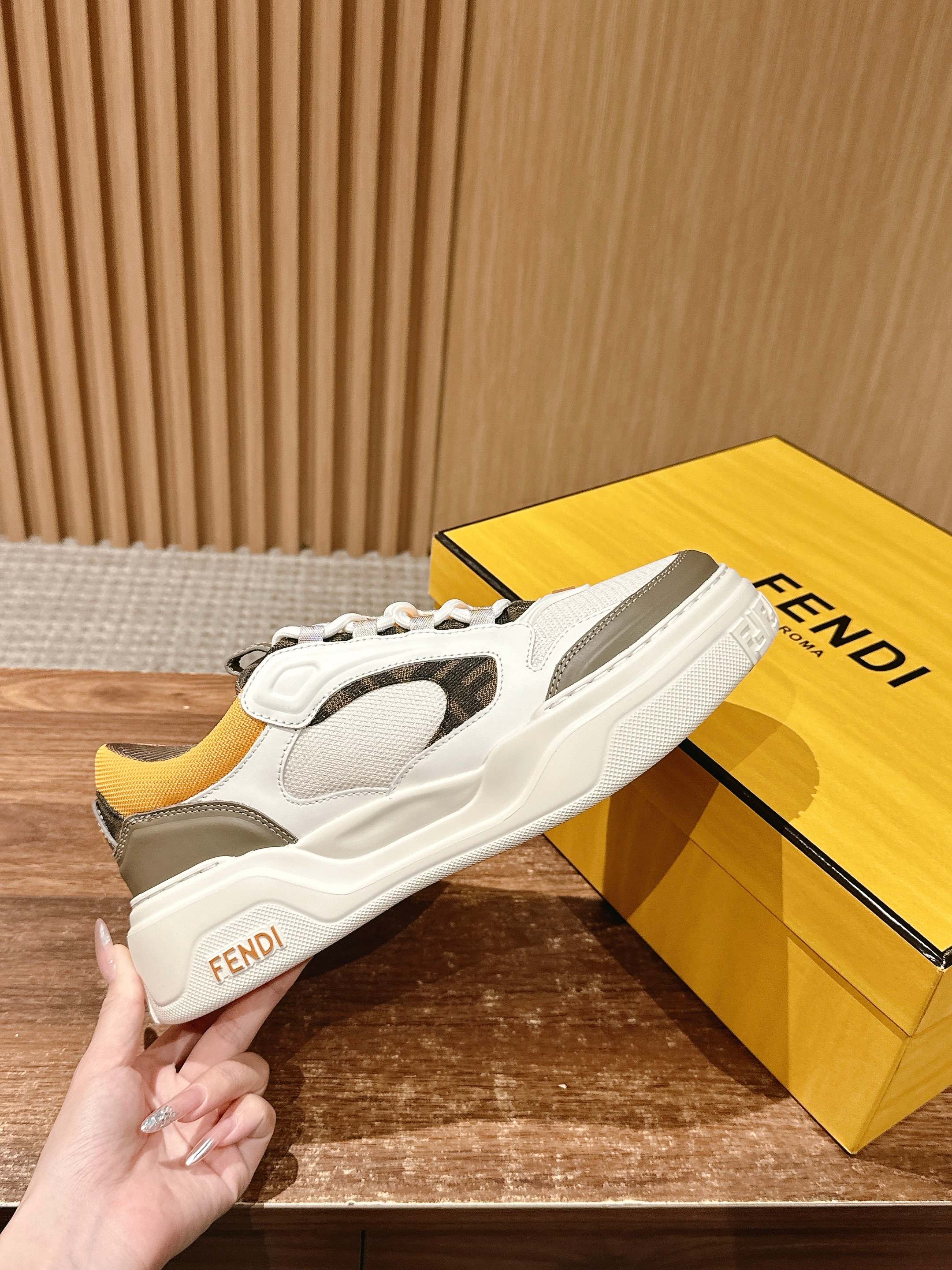 Luxury Shoes Fendi Unisex
