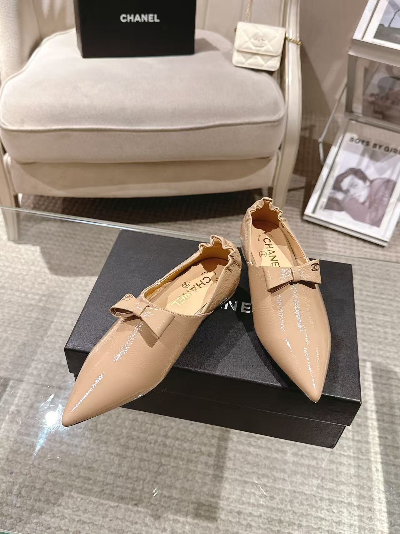 Chanel beige patent flats with pointed toe, bow at vamp, low heel