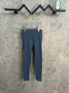 Blue leggings with elastic waistband