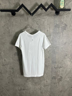 Crew-neck T-shirt in white with short sleeves and small chest logo
