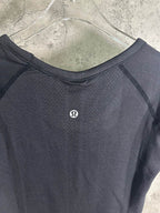 Dark heather crew-neck T-shirt with small chest logo