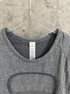 Kids gray heather T-shirt neckline with size label at center front
