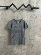 Kids short-sleeve gray heather T-shirt with large chest graphic print