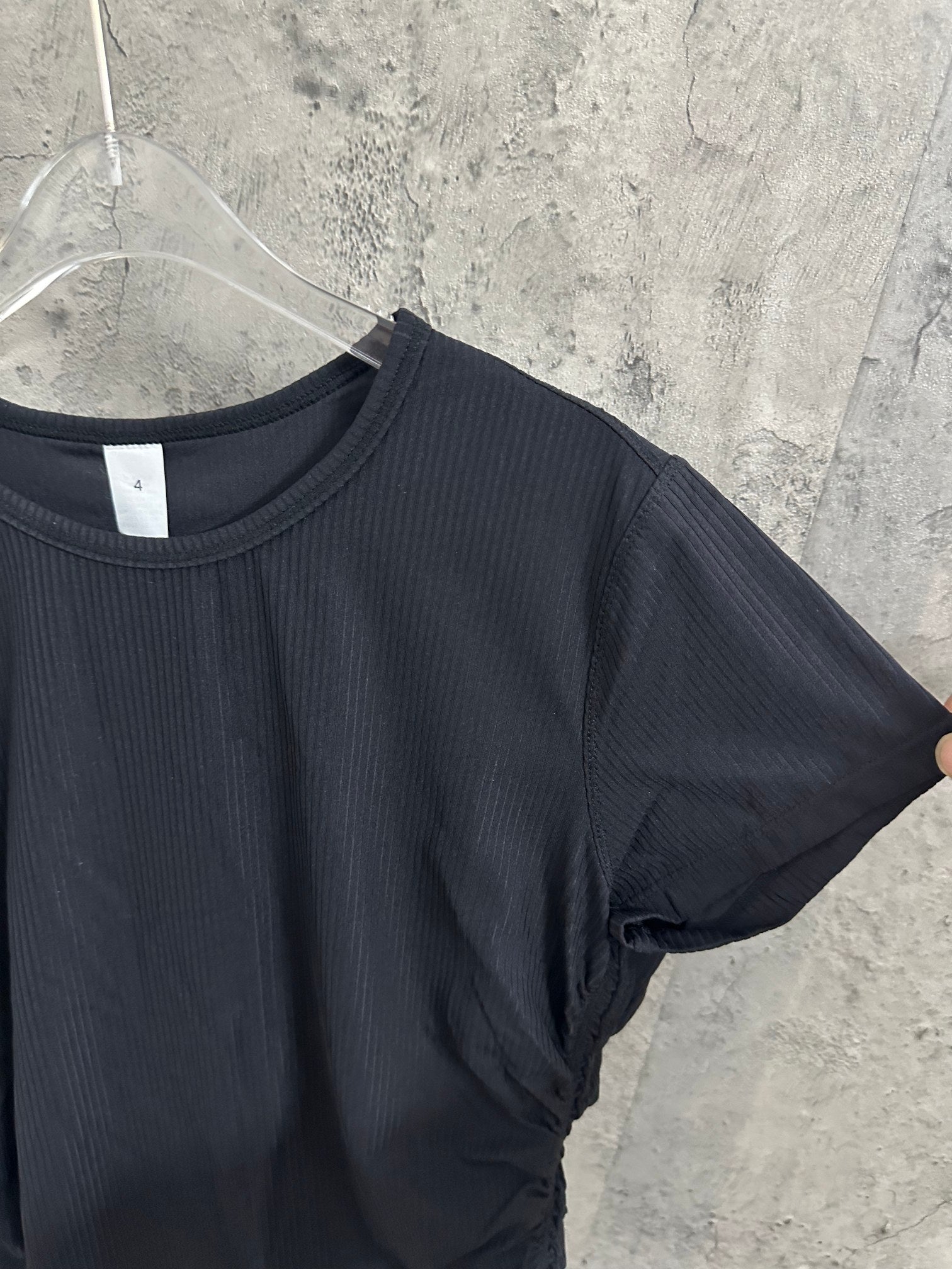 Dark navy short-sleeve T-shirt with ribbed texture