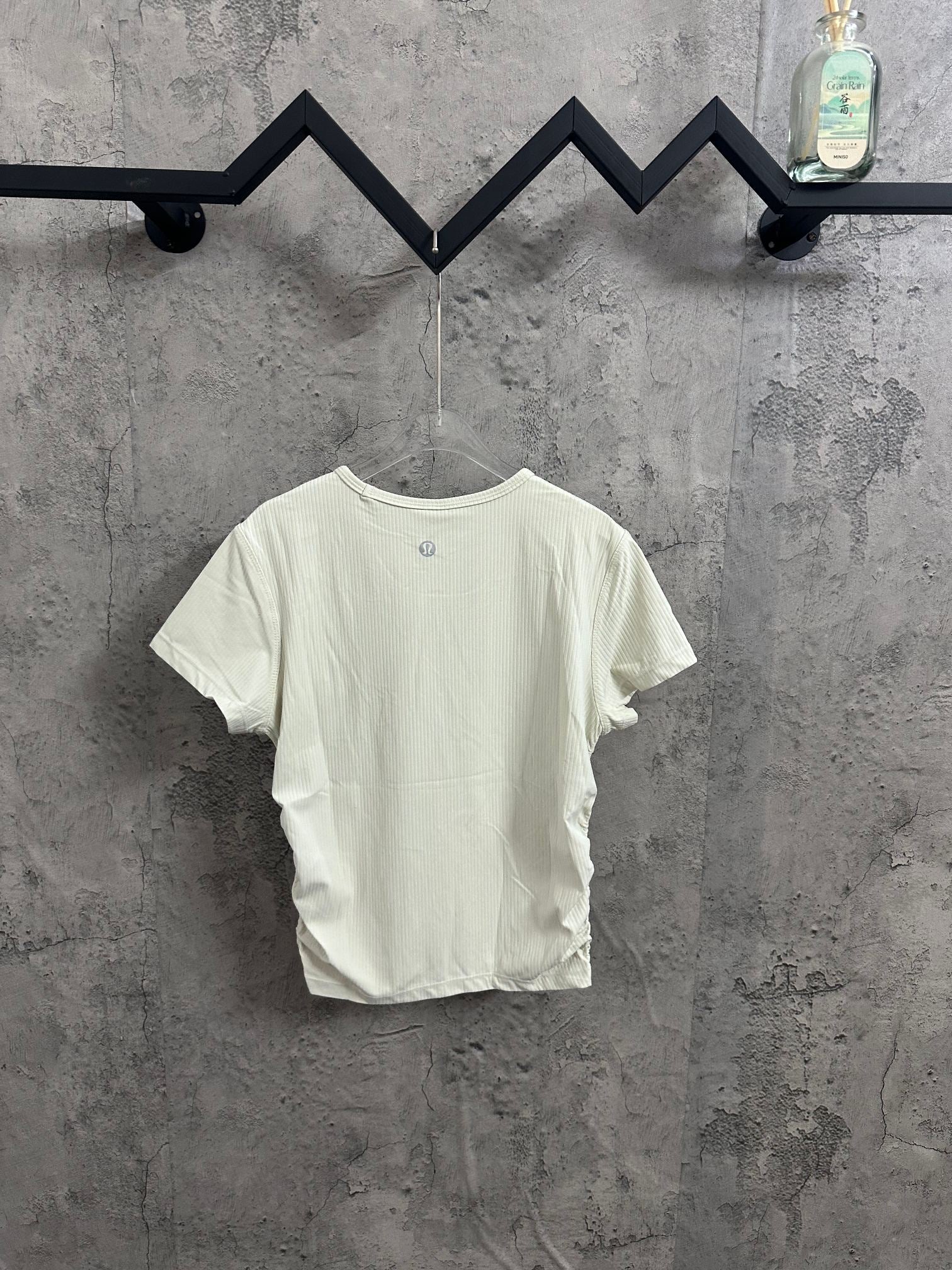 Cream ribbed crew-neck T-shirt with short sleeves