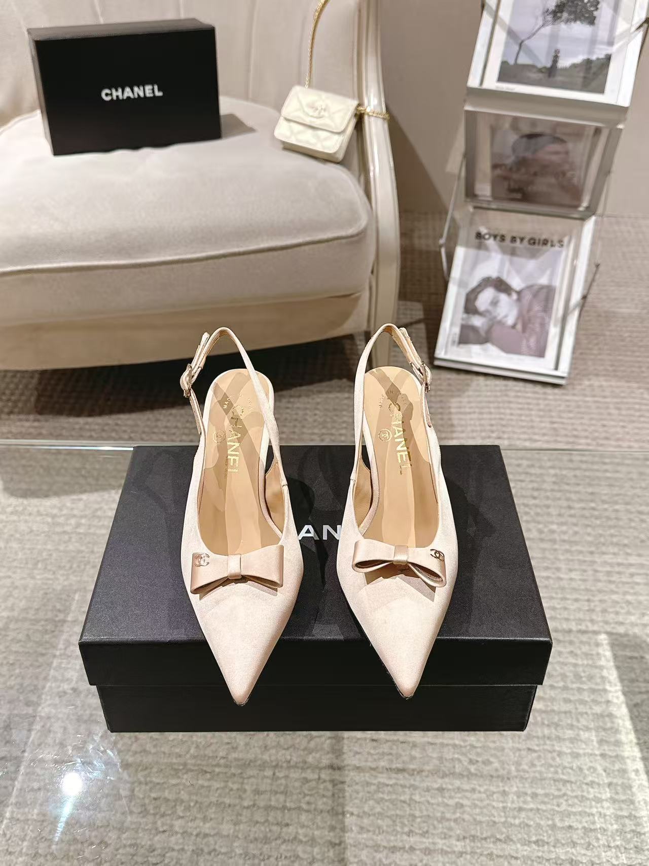 Women's pointed-toe slingback heels in beige with bow detail and block heel